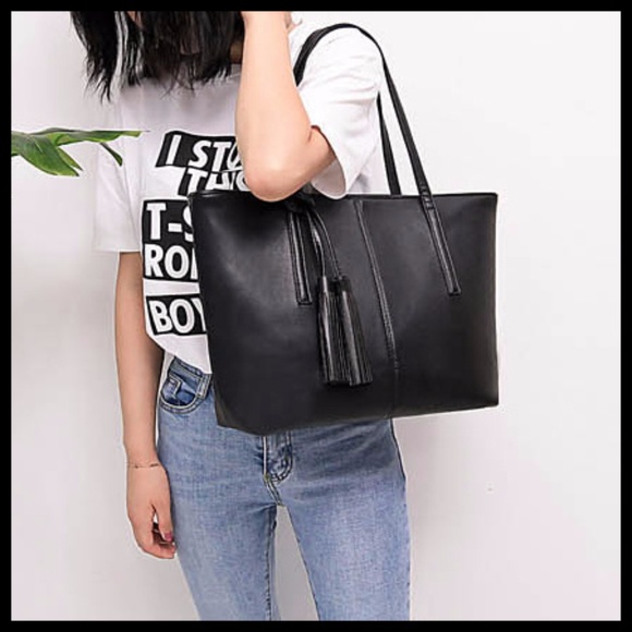 NEW RENATA Shoulder Bag - Picture 2 of 8